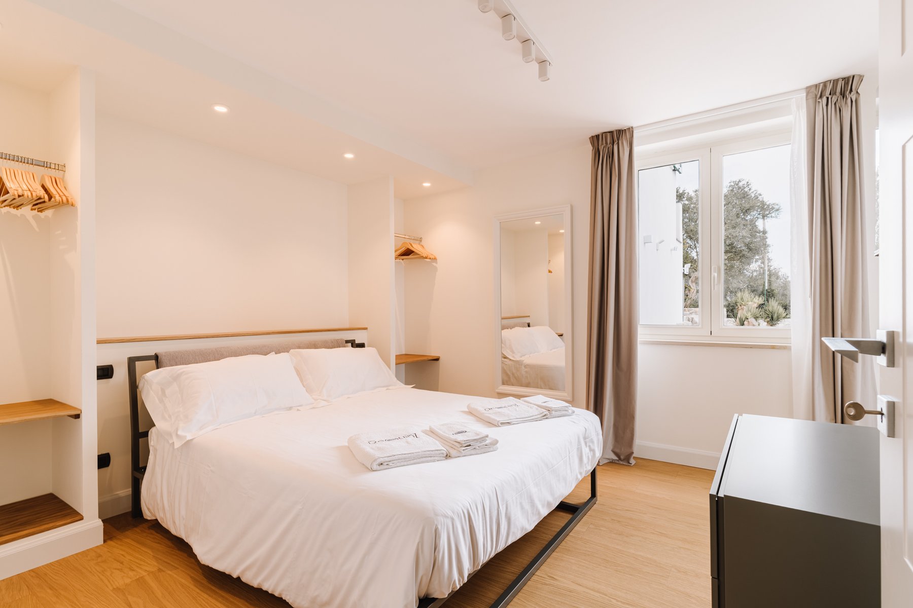 Cinque camere con bagno en suite — Villa Dequinz