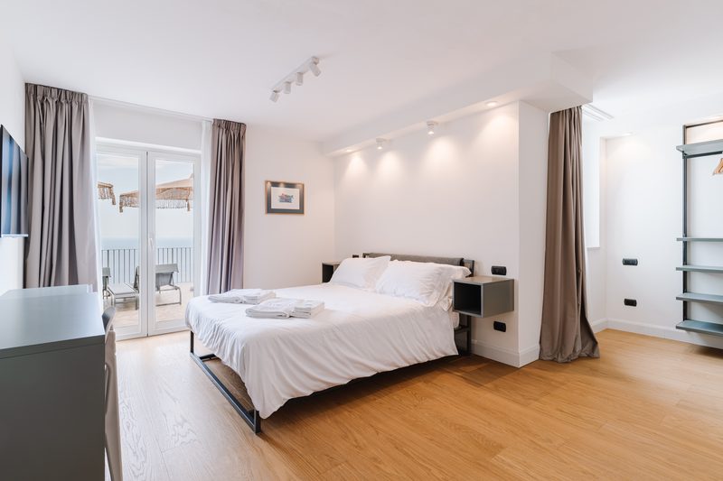 Ampia camera en suite con zona guardaroba